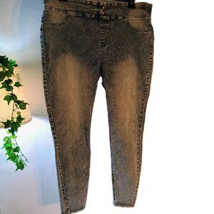 EUC: Terra & Sky Sze 1X (16W-18W) Acid Wash Jeans Regular Fit